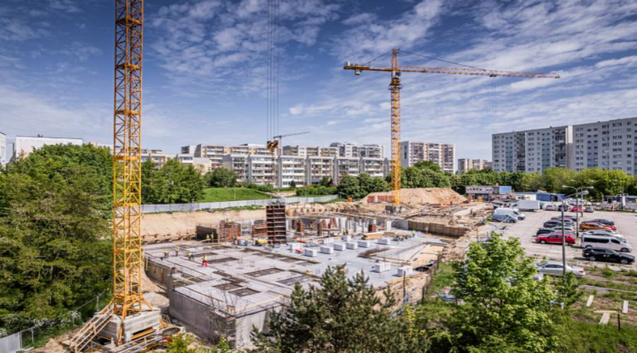 Maj na placu budowy29
